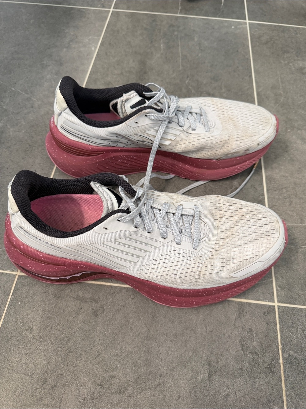 Saucony Women's White and Pink Athletic Running Shoes - endorphin shift 3